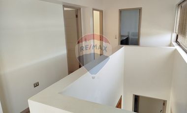 INMEJORABLE CASA HABITACION EN L.A.