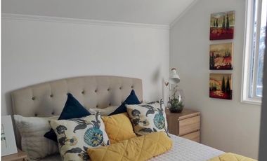 Casa en Peñaflor: Espaciosa y cómoda, ¡Descúbrela!