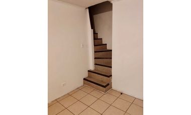 Casa en Peñaflor: Espaciosa y cómoda, ¡Descúbrela!