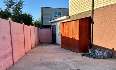 Casa en Peñaflor: Espaciosa y cómoda, ¡Descúbrela!