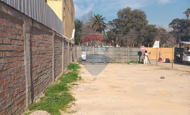 Sitio 450 m2 frente plaza Centenario, Melipilla