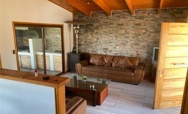 SE VENDE ESPECTACULAR CASA EN LAGO RAPEL 5D-3B