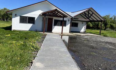 ARRIENDO CASA CON BELLO ENTORNO CAMPESTRE A 2 KM DE LOS ÁNGELES