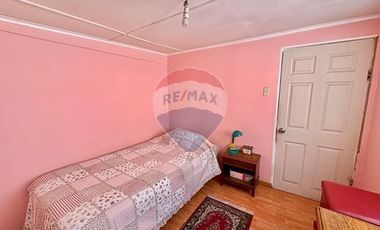 Acogedora casa de 2 pisos en Av. Argentina