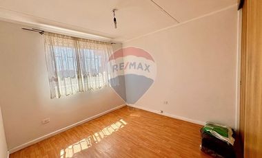 Acogedora casa de 2 pisos en Av. Argentina