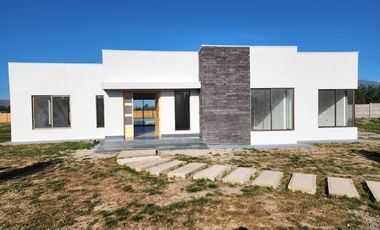 VENTA DE PARCELA CON CASA EN COINCO