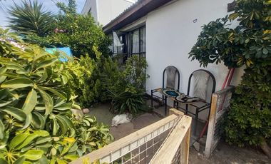 COMODA CASA EN PASAJE TRANQUILO