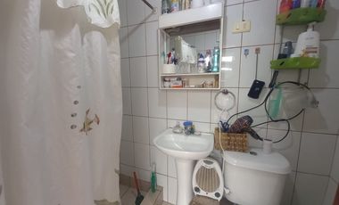 COMODA CASA EN PASAJE TRANQUILO