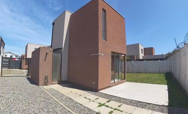 Casa en arriendo c/ estacionamiento en Centro de Quillota