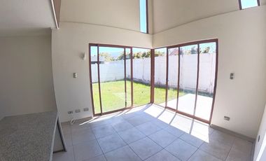 Casa en arriendo c/ estacionamiento en Centro de Quillota