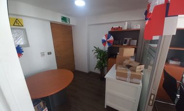 Increíble Oficina Full Equipado en Arriendo