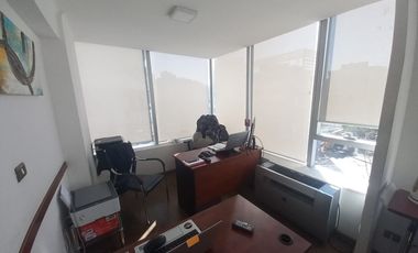Increíble Oficina Full Equipado en Arriendo