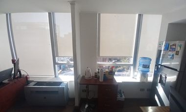 Increíble Oficina Full Equipado en Arriendo