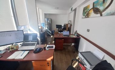 Increíble Oficina Full Equipado en Arriendo
