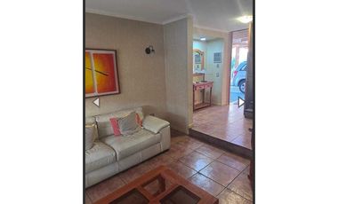 Hermosa casa en condominio