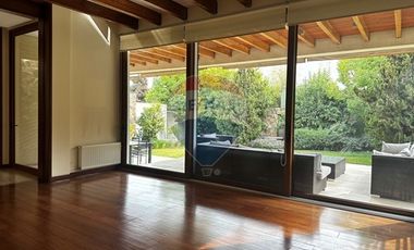 Moderna casa en Condominio Sector Los Trapences