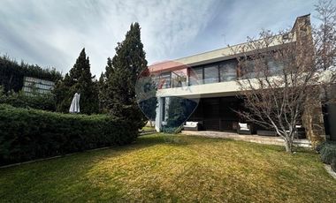 Moderna casa en Condominio Sector Los Trapences