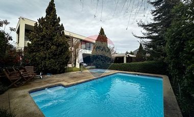 Moderna casa en Condominio Sector Los Trapences