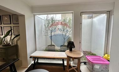 Local Ccial Alonso Cordova casi esq Vitacura