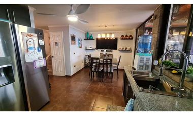 Hermosa y amplia casa en parque ingles