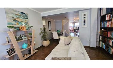 Hermosa y amplia casa en parque ingles