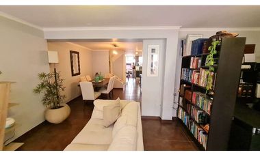 Hermosa y amplia casa en parque ingles