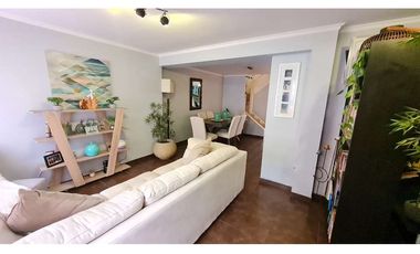 Hermosa y amplia casa en parque ingles