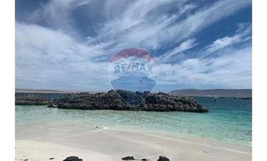 SE VENDE HOSTAL A  PASOS DE LA PLAYA BAHIA INGLESA