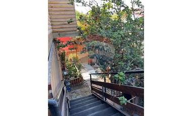 SE VENDE HOSTAL A  PASOS DE LA PLAYA BAHIA INGLESA