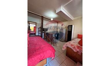 SE VENDE HOSTAL A  PASOS DE LA PLAYA BAHIA INGLESA