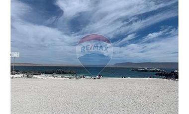 SE VENDE HOSTAL A  PASOS DE LA PLAYA BAHIA INGLESA