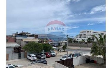 SE VENDE HOSTAL A  PASOS DE LA PLAYA BAHIA INGLESA