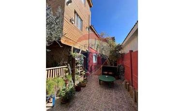 SE VENDE HOSTAL A  PASOS DE LA PLAYA BAHIA INGLESA