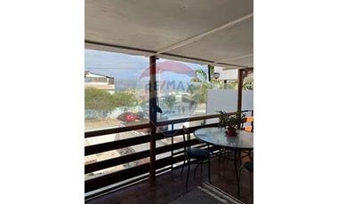 SE VENDE HOSTAL A  PASOS DE LA PLAYA BAHIA INGLESA