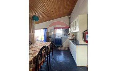 SE VENDE HOSTAL A  PASOS DE LA PLAYA BAHIA INGLESA