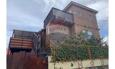 SE VENDE HOSTAL A  PASOS DE LA PLAYA BAHIA INGLESA