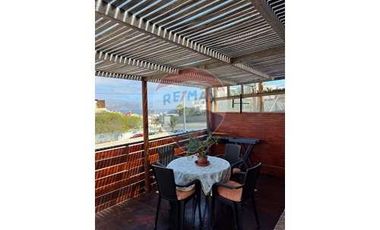 SE VENDE HOSTAL A  PASOS DE LA PLAYA BAHIA INGLESA