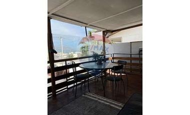 SE VENDE HOSTAL A  PASOS DE LA PLAYA BAHIA INGLESA