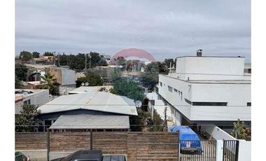 SE VENDE HOSTAL A  PASOS DE LA PLAYA BAHIA INGLESA