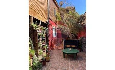 SE VENDE HOSTAL A  PASOS DE LA PLAYA BAHIA INGLESA