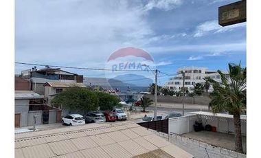 SE VENDE HOSTAL A  PASOS DE LA PLAYA BAHIA INGLESA