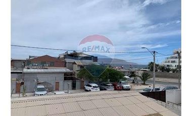 SE VENDE HOSTAL A  PASOS DE LA PLAYA BAHIA INGLESA