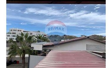 SE VENDE HOSTAL A  PASOS DE LA PLAYA BAHIA INGLESA