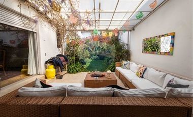 CASA SECTOR COLEGIO SAN IGNACIO/ SAN GABRIEL