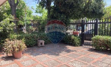 COMERCIAL - Macul. Villa Santa Carolina!!