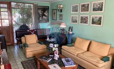 COMERCIAL - Macul. Villa Santa Carolina!!