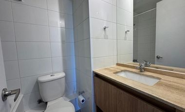 ¡Exclusivo depto. en San Miguel, 2D+2B y terraza!