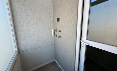 ¡Exclusivo depto. en San Miguel, 2D+2B y terraza!