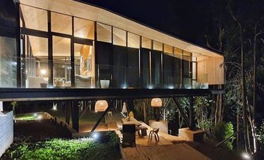 Casa moderna y amoblada en  Punta de Lobos