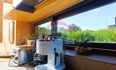 Casa moderna y amoblada en  Punta de Lobos